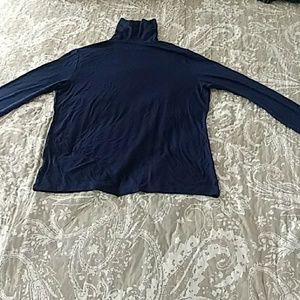 Long sleeve turtleneck.